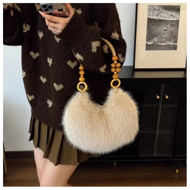 White Plush Bag Autumn/winter 2025 New Item Niche Design Wooden Bead Handbag Small Handbag Cloud Dumpling Bag