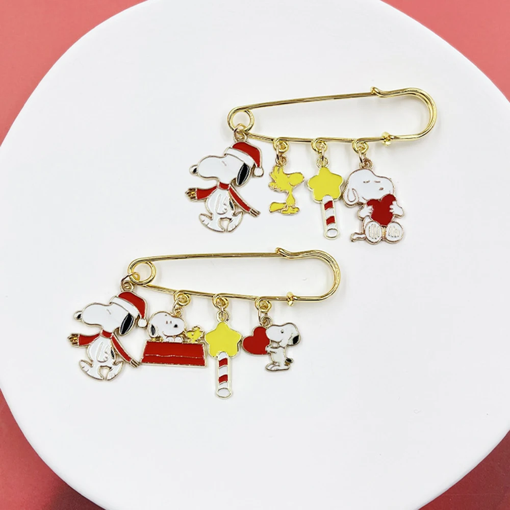 Broche de dibujos animados de Snoopy, insignia de Metal de perro Woodstock de Anime, Pin esmaltado antideslizante para ropa, regalo para niños
