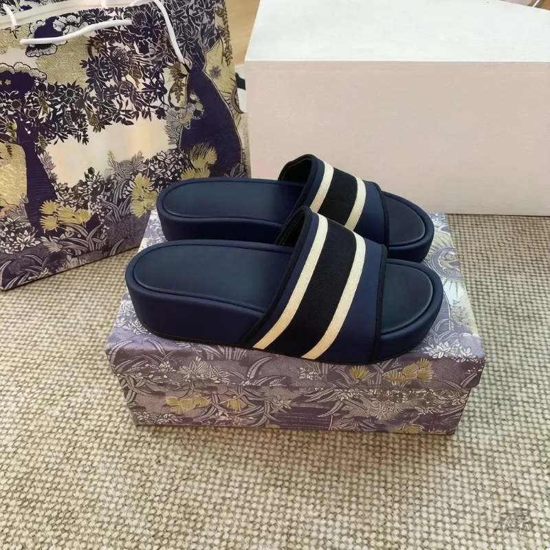 

Men's & Women's 2026 Embroidered Letter Platform Sandals, Thick Sole One-Band Slides, Fashion Summer Slippers for Outdoor