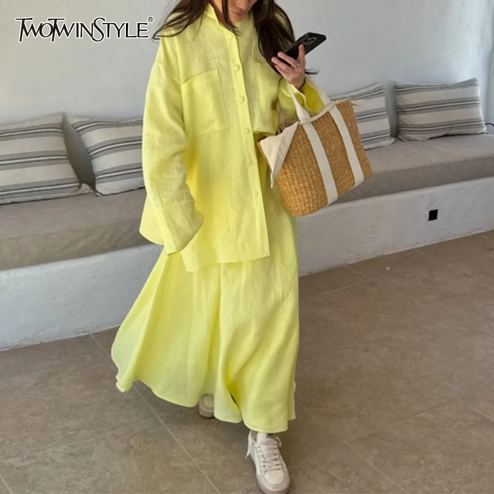 

TWOTWINSTYLE Желтые комплекты из двух предметов для женщин Рубашка с длинным рукавом и разрезом по бокам Свободная талия Макси-юбка Повседневный базовый костюм женский