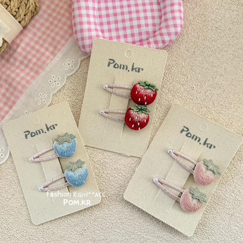 Adorabili fermagli per capelli alla fragola per ragazze, mollette ricamate fresche e carine, fermagli per frangia laterale fatti a mano dolci per bambini