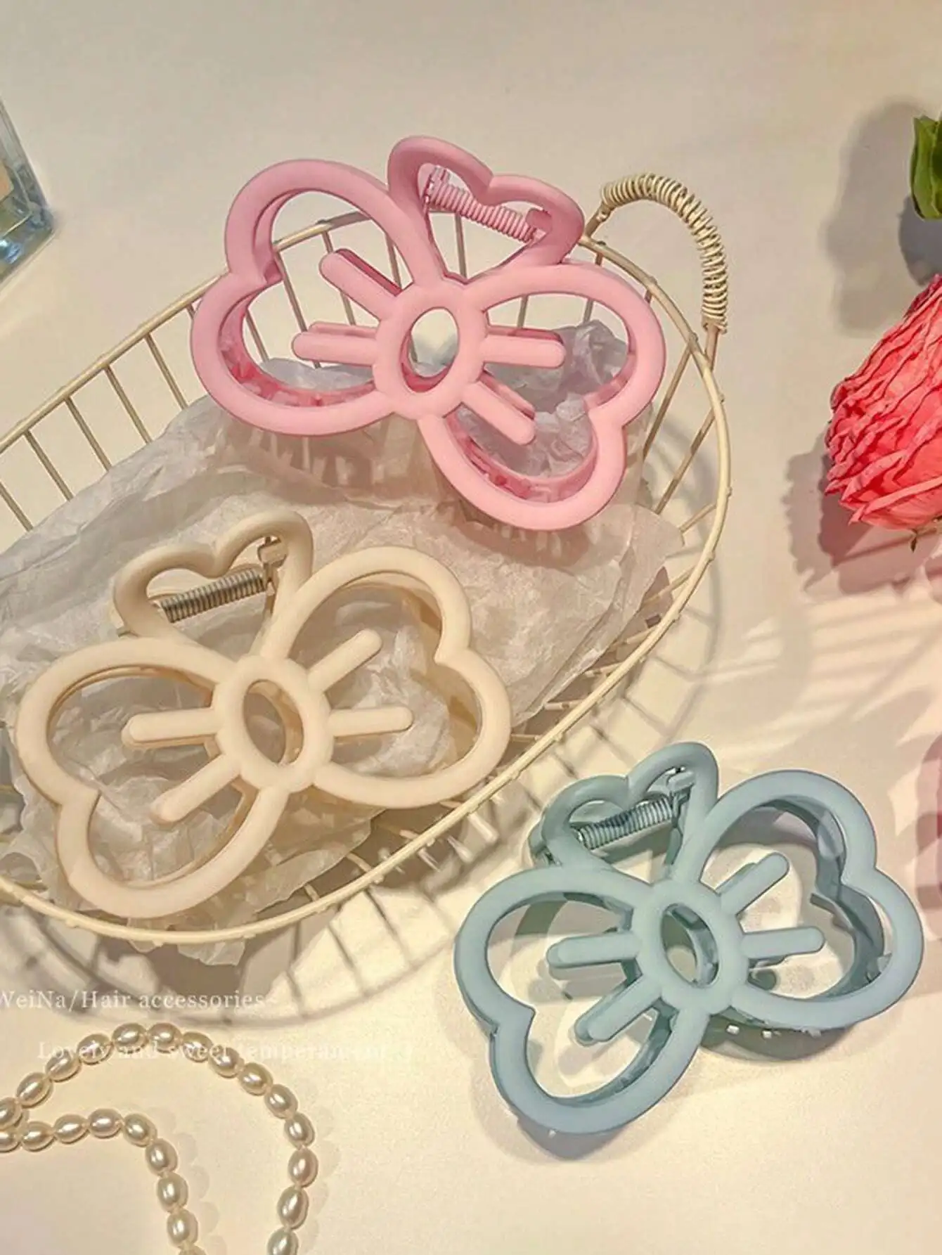

Floral Hollow Hair Claw Clips For Women, Pastel Color Hair Accessories