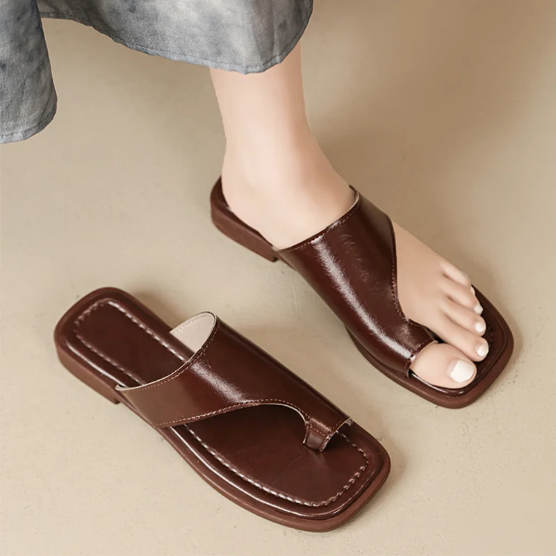 

Женские тапочки на плоской подошве. Дизайнерская повседневная обувь для женщин. Пляжные шлепанцы. 2026. Новые летние сандалии. Уютное платье. Женская обувь.