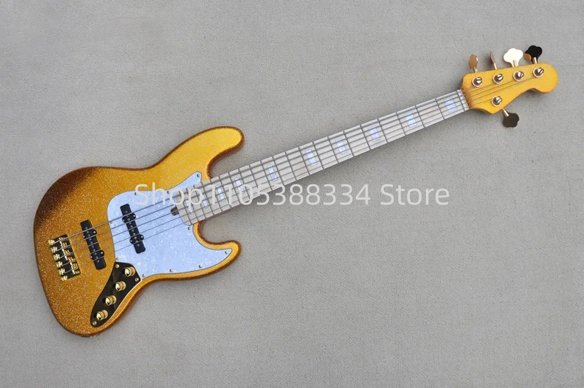 Guitarra eléctrica de 5 cuerdas con pintura brillante de gránulos dorados, circuito activo, herrajes dorados y diapasón de arce.
