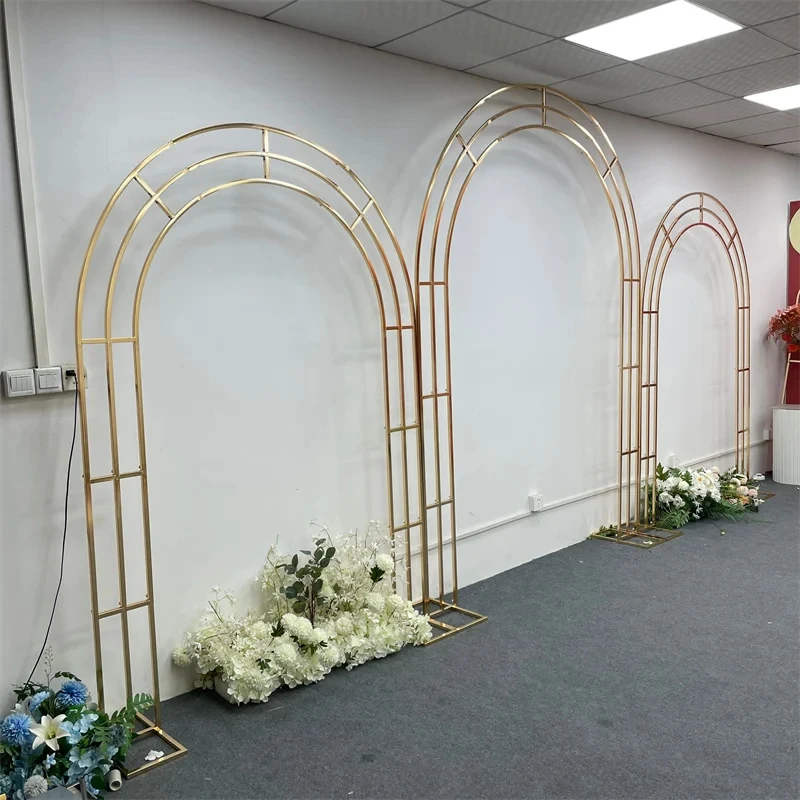 Luxuriöser, vergoldeter, gebogener Hochzeitsbogen-Blumenständer für die Dekoration der Hochzeitsbühne und des Empfangsbereichs – Detail 2