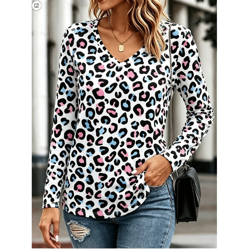Plus Size Women's Vintage V Neck Long Sleeve T Shirt Full Body Geometric Block Color Print Oversized Top Perfect for Fall Winter