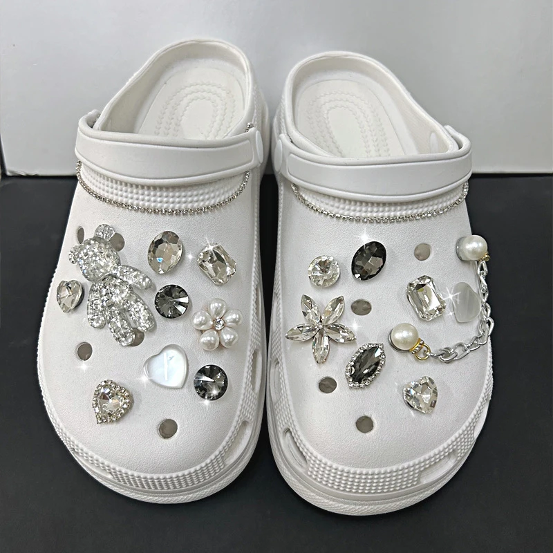 Whole Set Hot Sale DIY Cute Crystal Bear Pearl Chain Shoe Charms Designer Quality Garden Hole Shoe Decoration Kids Gift