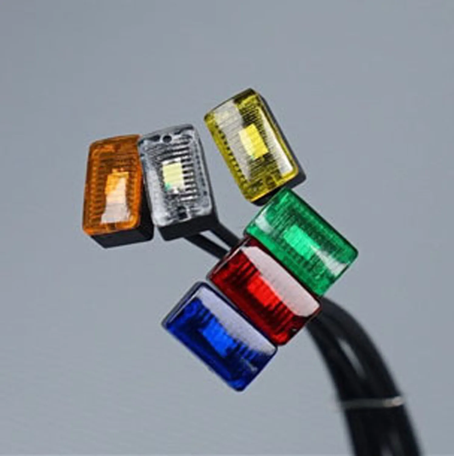 البلاستيك LED مصباح التخليص الجانب ماركر ضوء 2.2 فولت-3 فولت لتقوم بها بنفسك TAMIYA 1:14 RC جرار نماذج من الشاحنات 3348 FH16 مقطورة مركبة سيارة