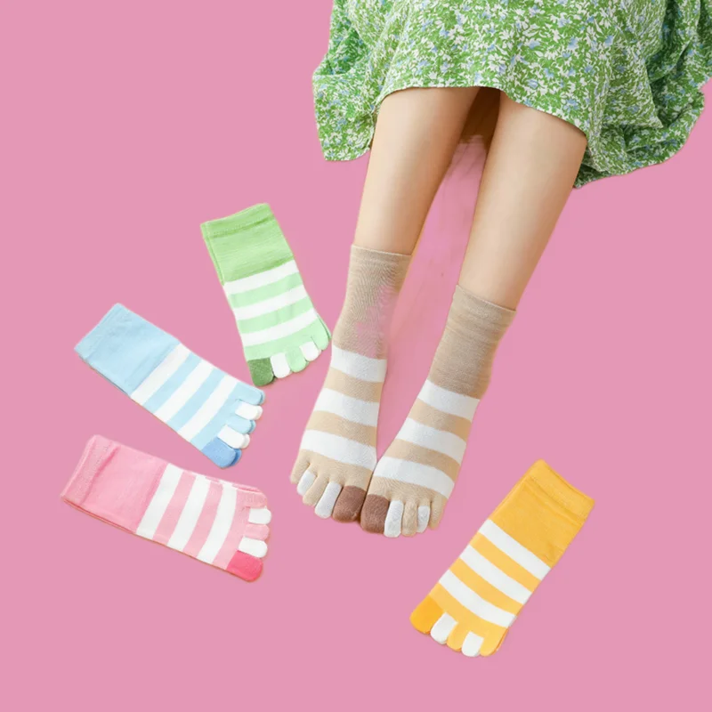 1/3 Pairs Comfortable Breathable Cotton Material Sweat Absorption Effect New Fashion Women's Cotton Socks 2024 Five-toe Socks