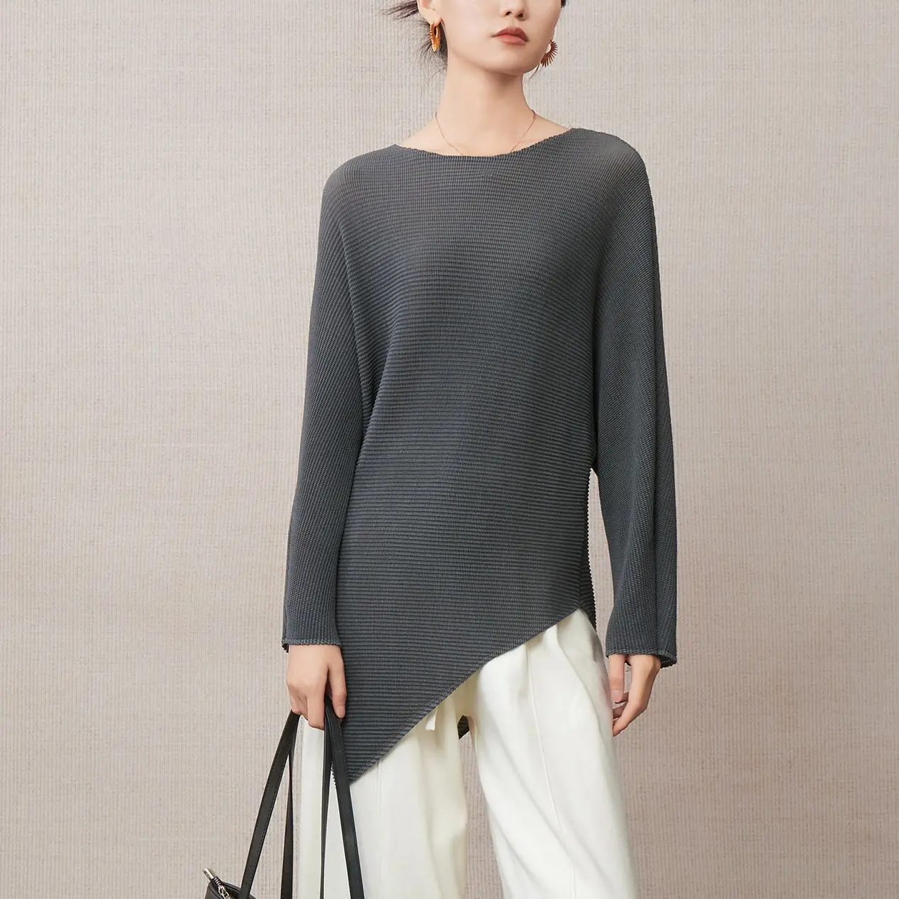

Loose Long Sleeve Women's T-shirt Autumn 2025 New Style Casual Loose Fit Slimming Asymmetrical Base Shirt Folded Hem Top