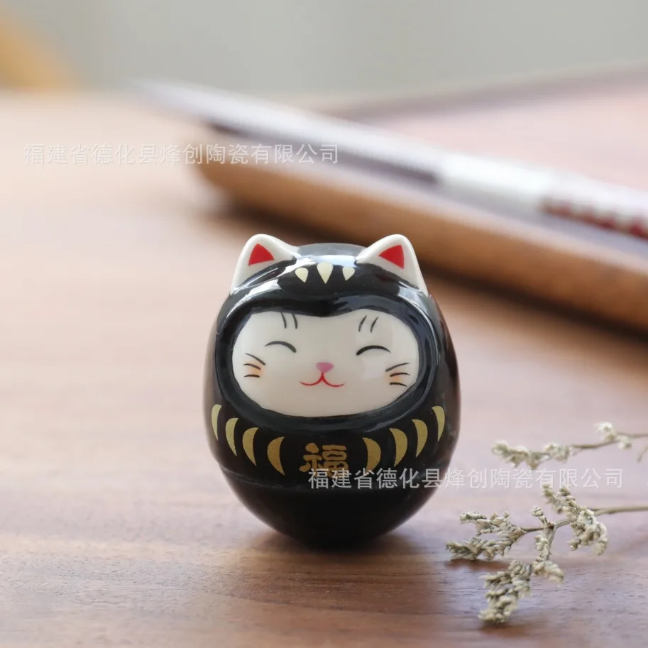 Japoński Kawaii ceramiczne zwierzę Dharma Tumbler kot na szczęście dekoracja na biurko urocza figurka Anime miniaturowy przedmiot ozdobny kreatywne prezenty