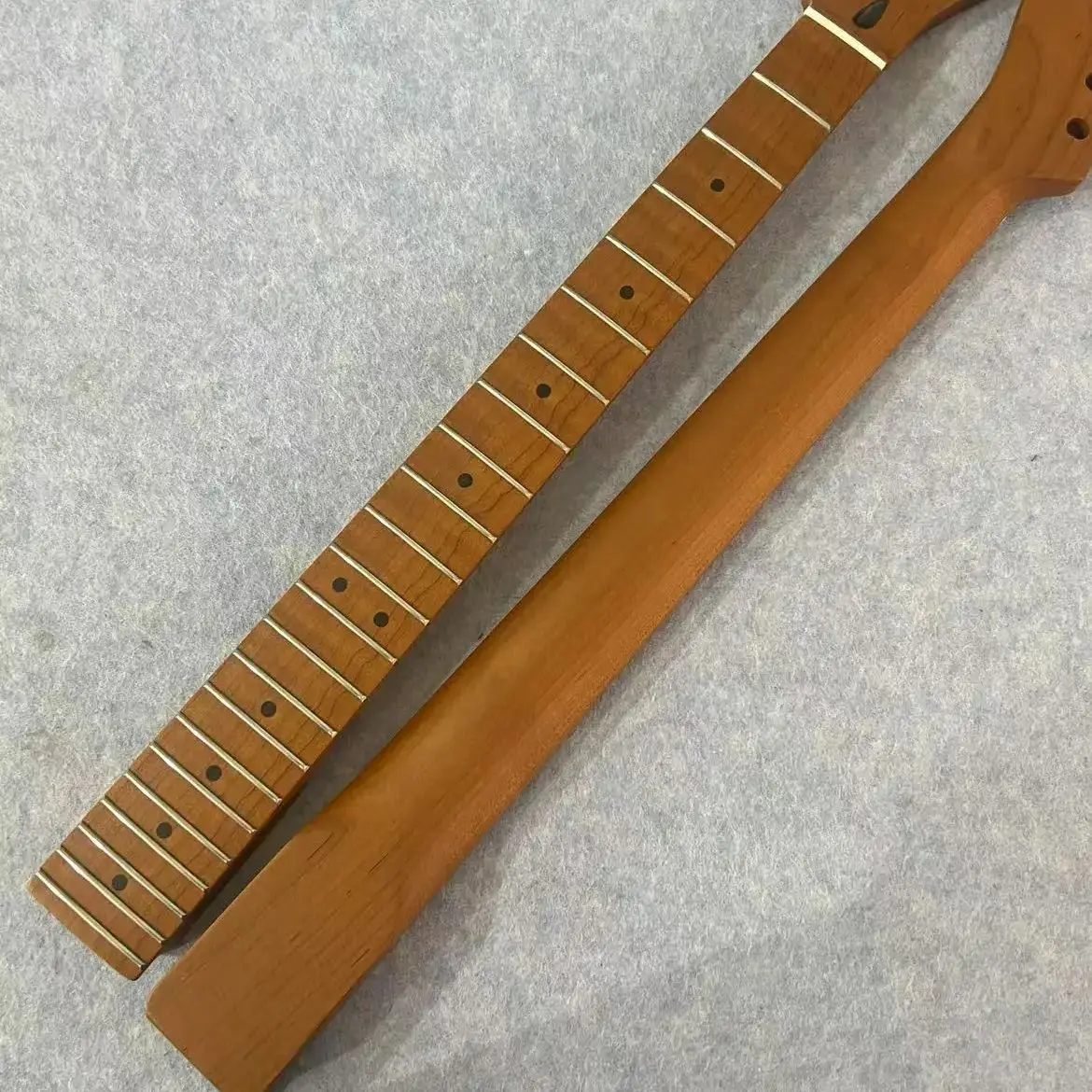 22 Frets Roasted Flame Maple Guitar Neck TL Style with Maple Fingerboard for Electric Guitar