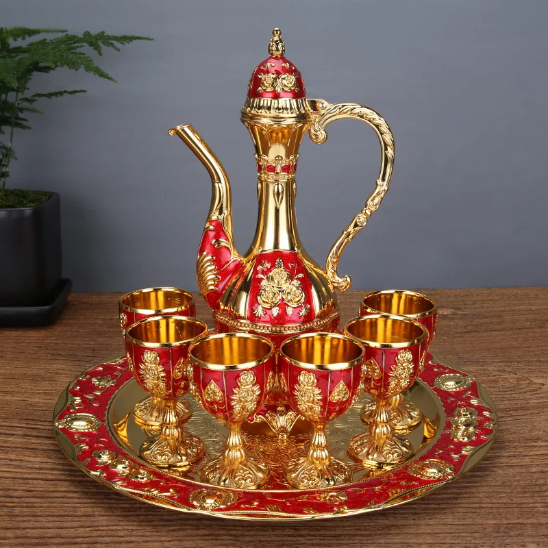 New Arrival Elegant Golden White Wine Set Court Wine Jug Cups Plate Set Home Bar Exquisite Decor