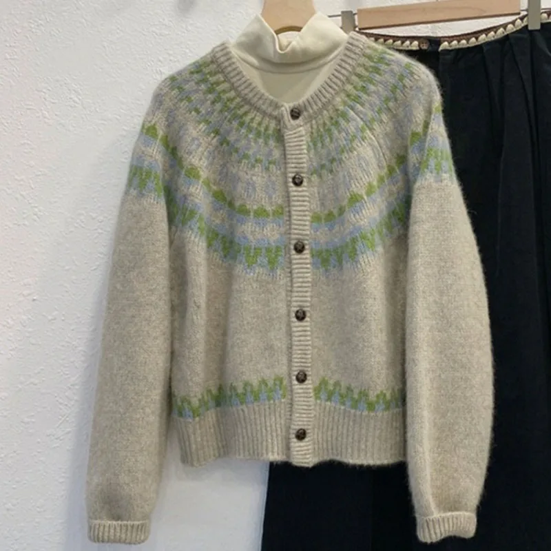 Aksamitny sweter z szopem Damska kurtka w stylu casual Delikatny temperament Montage Luźny, wszechstronny top z dzianiny Niszowy kardigan