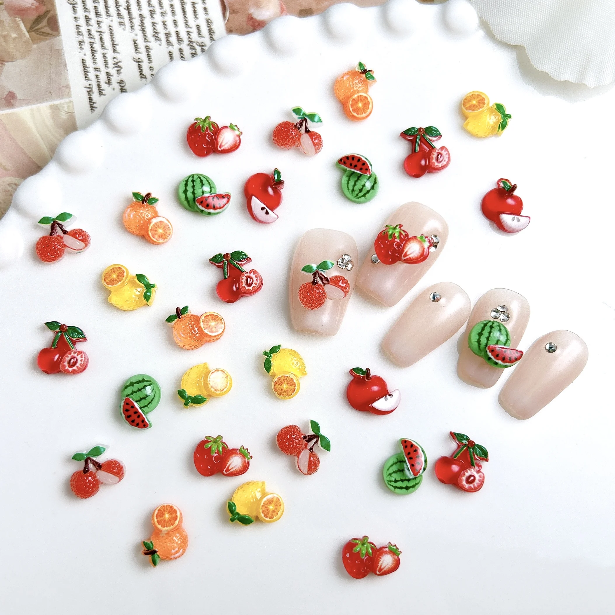 30PCS Creativo Colorato Limone Anguria Unghie artistiche Pendenti e Ciondoli 3D Carino Simulato Litchi Ciliegia Frutta Resina Decorazioni Per Unghie Unghie FAI DA TE
