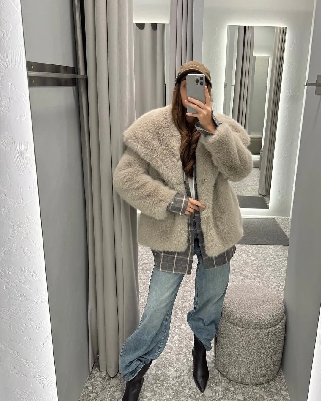 Faux Fur Coat Women Solid Fur Jacket Turn Down Collar Long Sleeve Single Breasted Loose Thick Warm Fur Casual 2025 Autumn Winter