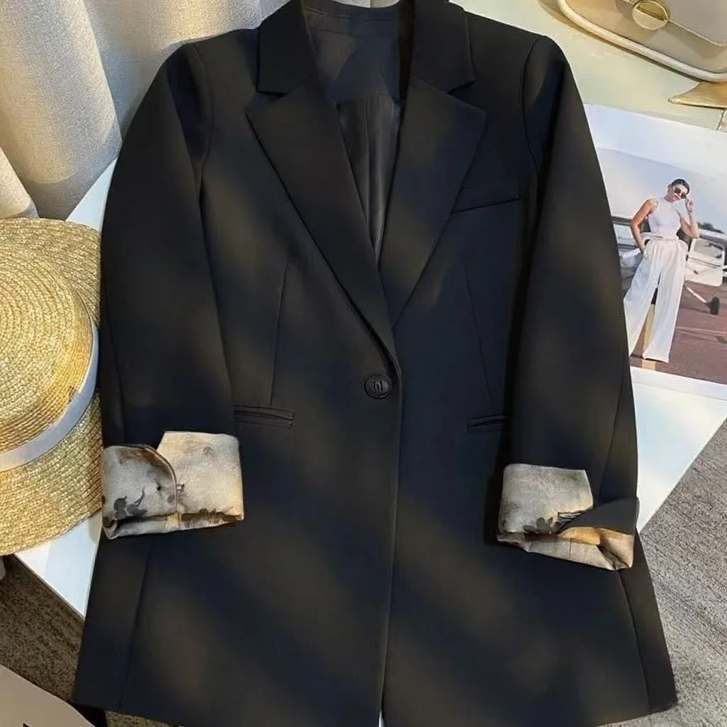 Fashionable Casual Women's Suit Jacket Spring 2026 New Unique Sleeve Design High-End Feel Small Western Style Top