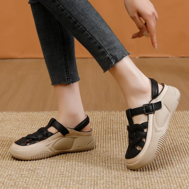 Leather Women\'s Beach Sandals Breathable Soft Thick Sole Closed Toe Hollow Vulcanized Sneaker Lady Retro Roman Shoes  A0135