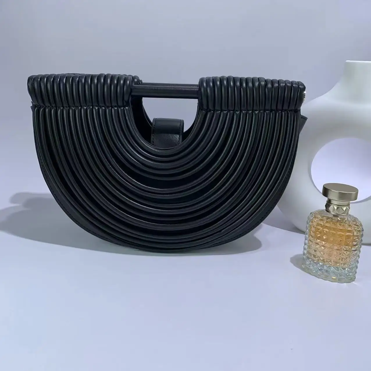 

2025 New Luxury Designer Fan Shaped Clutch Purse Women Hand Bag Multicolored Bags