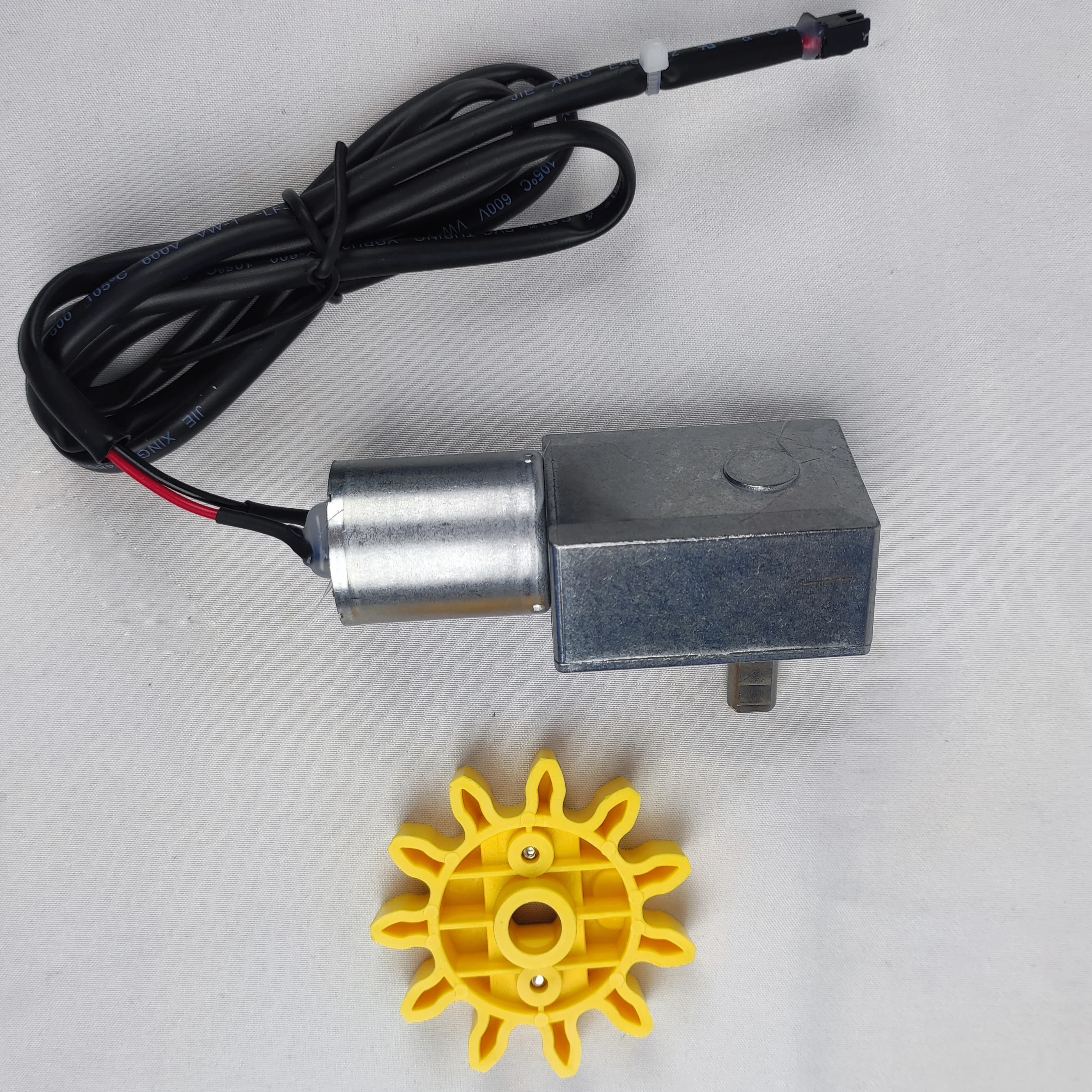 Thumbnail 2 - #21 Compare Cat Litter Boxes Before You Buy