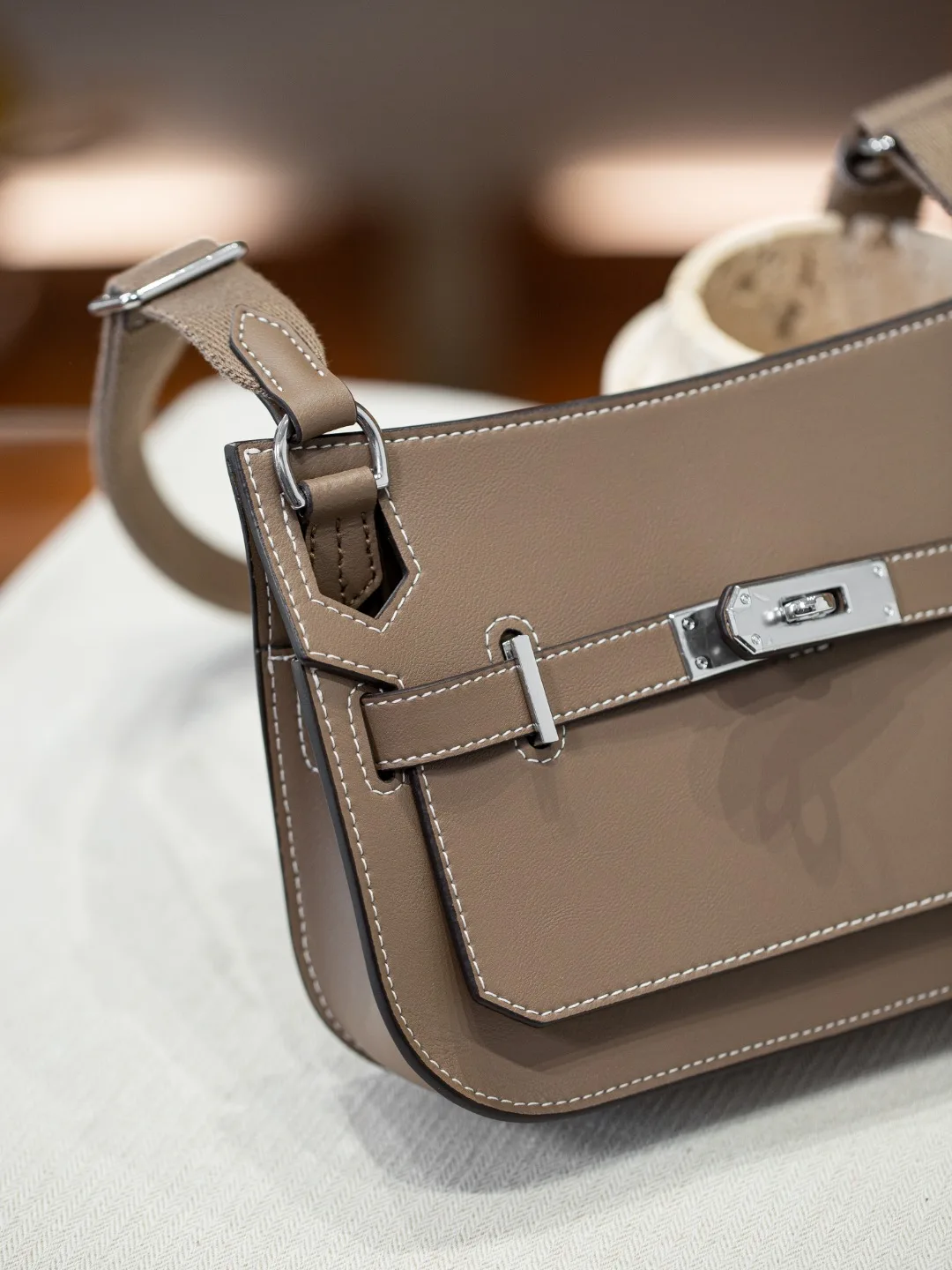 2025 High Quality Swift Cowhide Single Shoulder Cloud Bag Fashion Lady Mini Versatile Genuine Leather Women's bag Hobo Tote Bag - Image 2