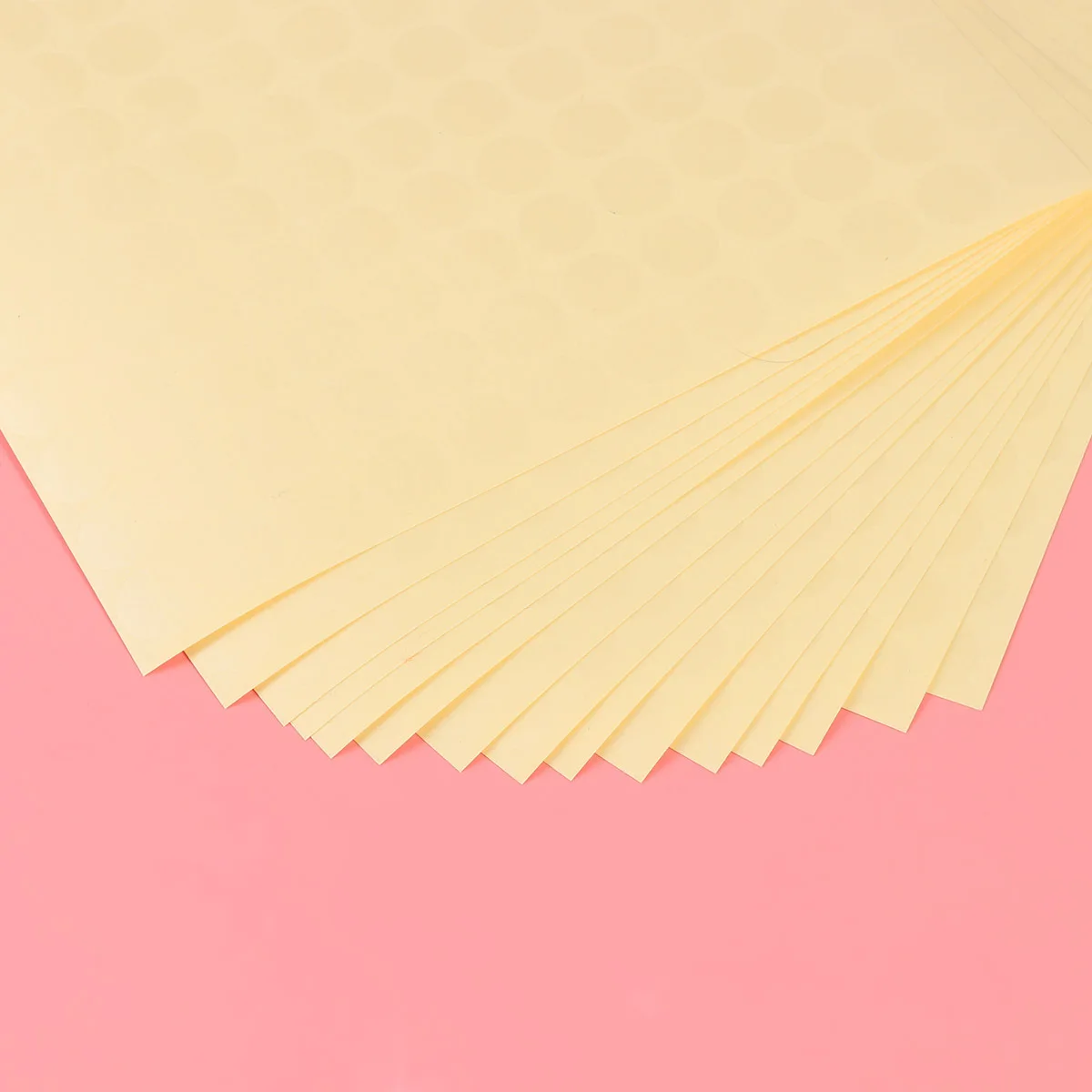 ملصقات مستديرة 13 مللي متر هدايا عيد ميلاد سعيد حقيبة علاج تغليف الهدايا تسميات لصناديق الكوكيز والحلوى ومغلفات الجرار