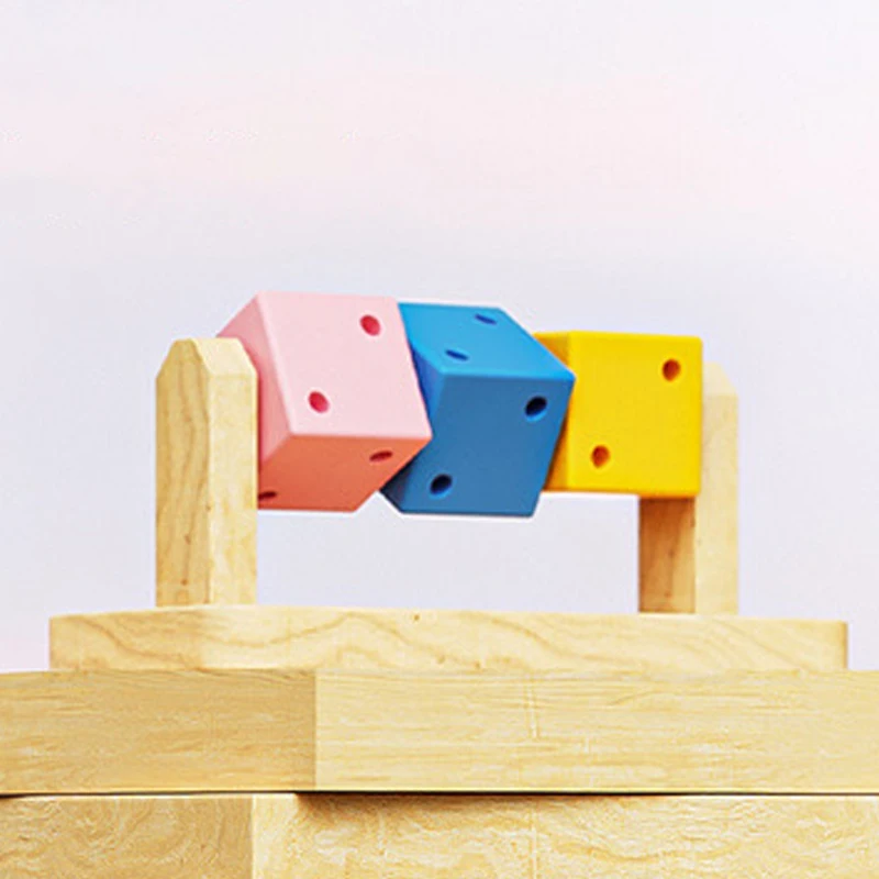 1pc Funny Colorful Wooden Rubik\'s Cube-shaped Interactive Chewing Toy for Small Pet Birds Parrots Hamsters Boredom Relief Toys