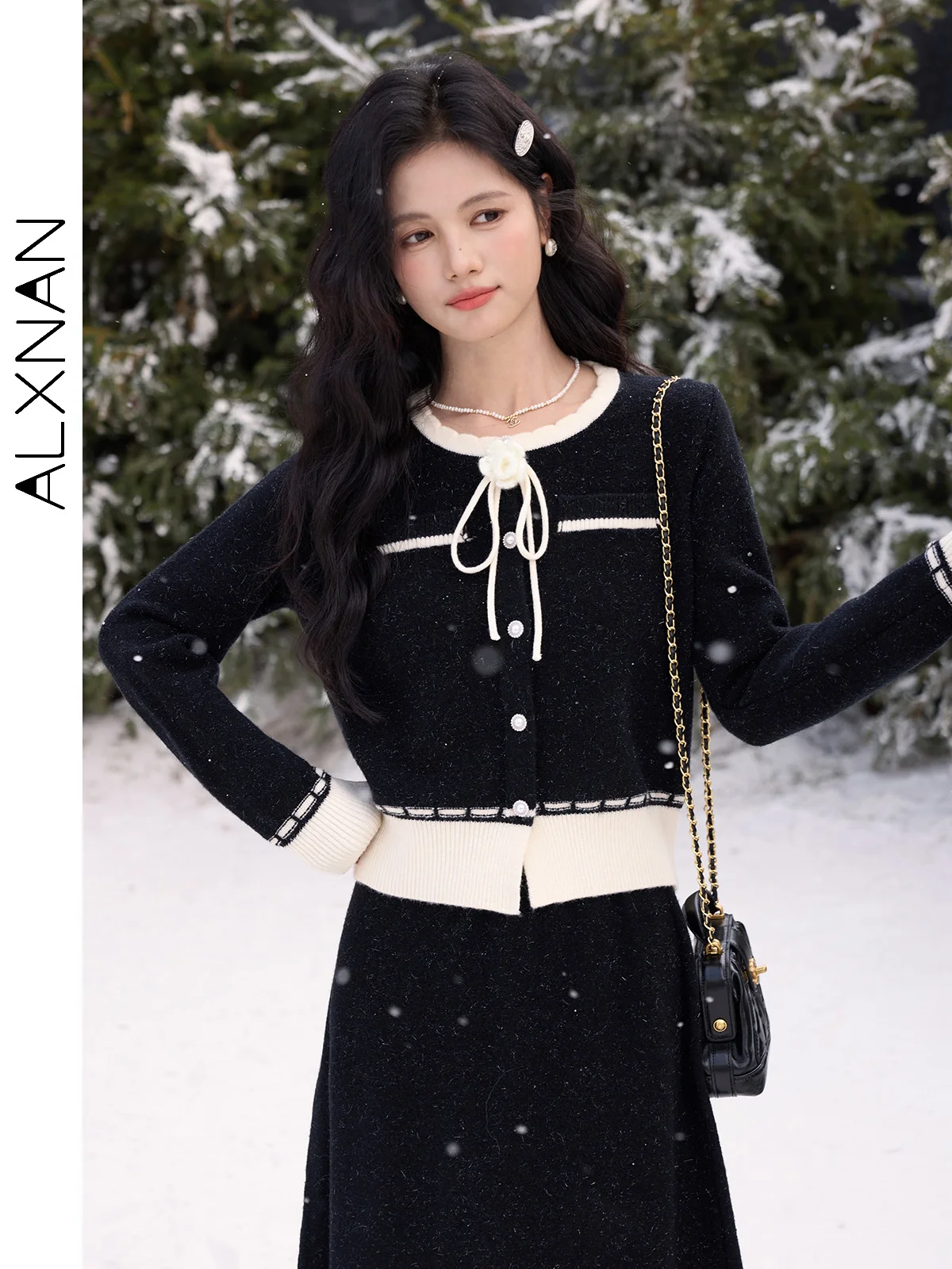 ALXNAN Warm Sweaters for Women Soft O-neck Three-dimensional Flower Patchwork Cuff&hem Cardigans Fall Winter Knitted Tops L52359