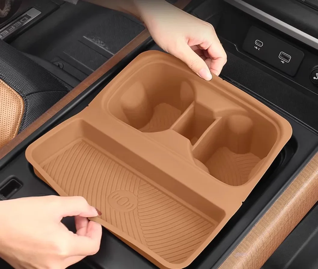 For Land Rover Defender 110/90 modified central control wireless water cup holder silicone non-slip 22-24 storage pad