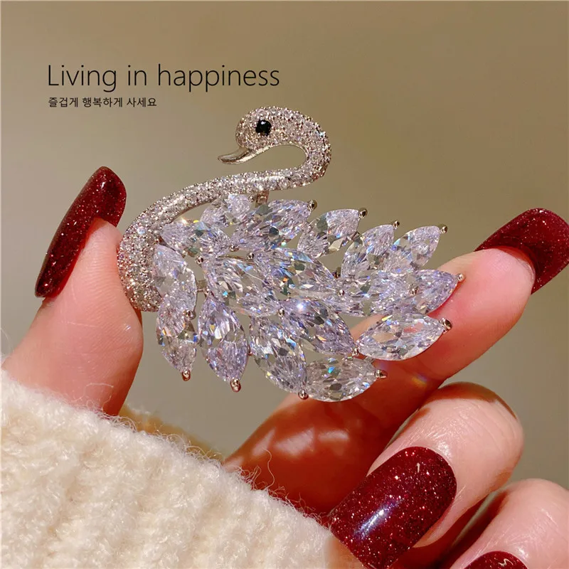 

CC Sparkly Coat Pins Full of White Zirconia Swan Shape Brooches Korea Style Corsage Super Flash Metal Pin Birthday Gifts B347