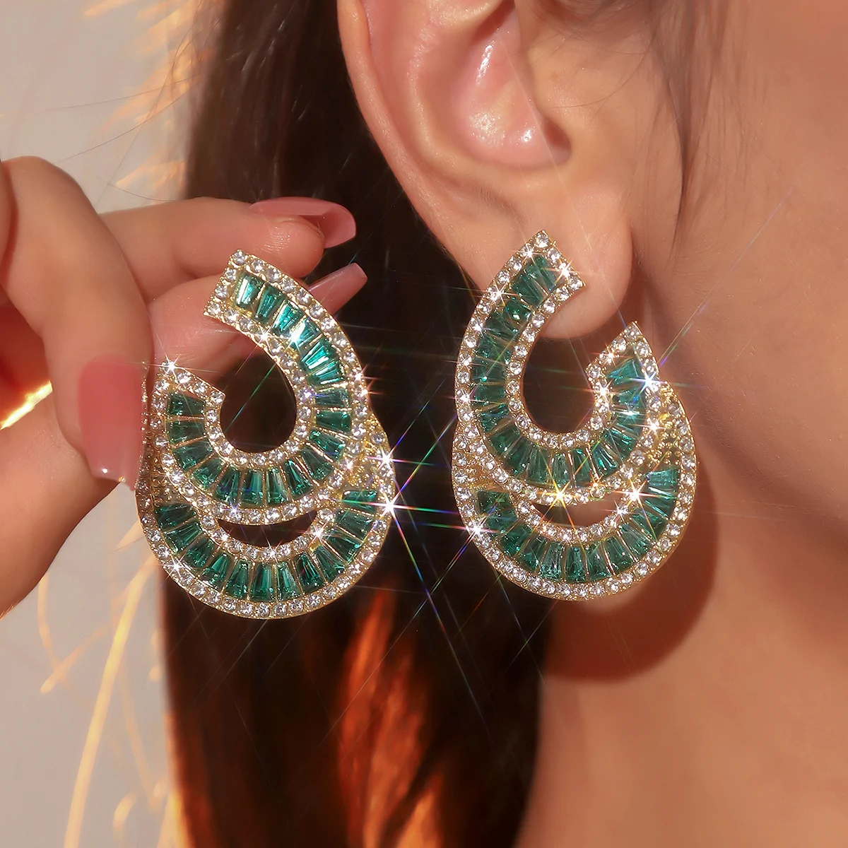 패션 라이트 럭셔리 컬러 유리 라인스톤 더블 C 워드 귀걸이, 여성 맞춤형 크리에이티브 심플 다용도 귀걸이