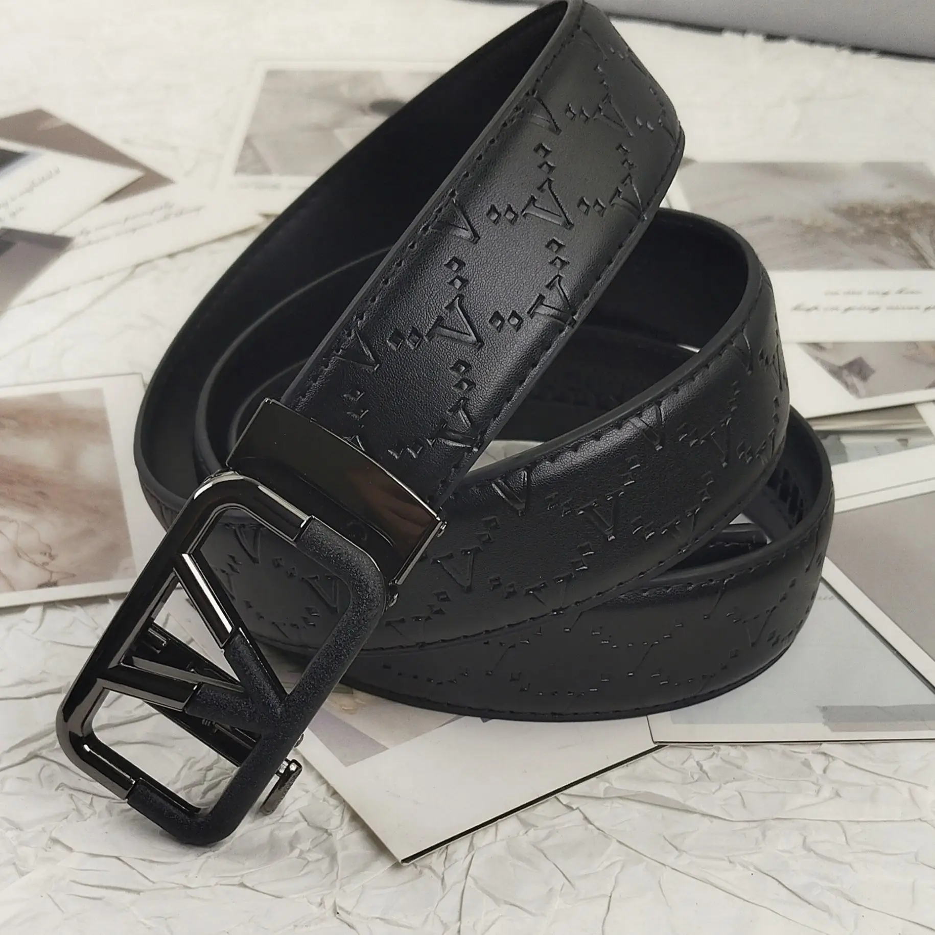 

Ремень мужской класса люкс 2026 – с буквенным узором, из высококачественной кожи, с металлической пряжкой, для делового и повседневного стиля