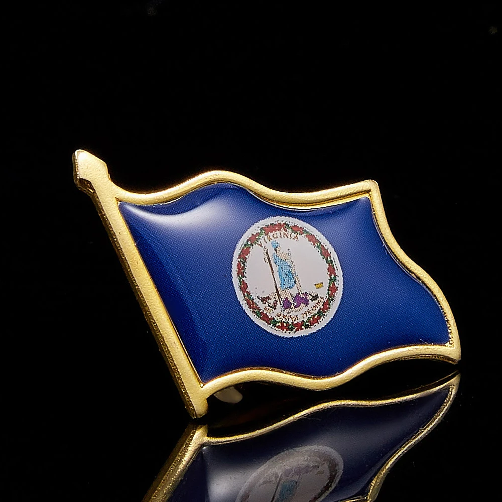 الولايات المتحدة الأمريكية كومنولث ولاية فرجينيا المينا المعدنية ثلاثية الأبعاد يلوحون العلم الوطني الولايات المتحدة البلد شارة بدبوس التلبيب