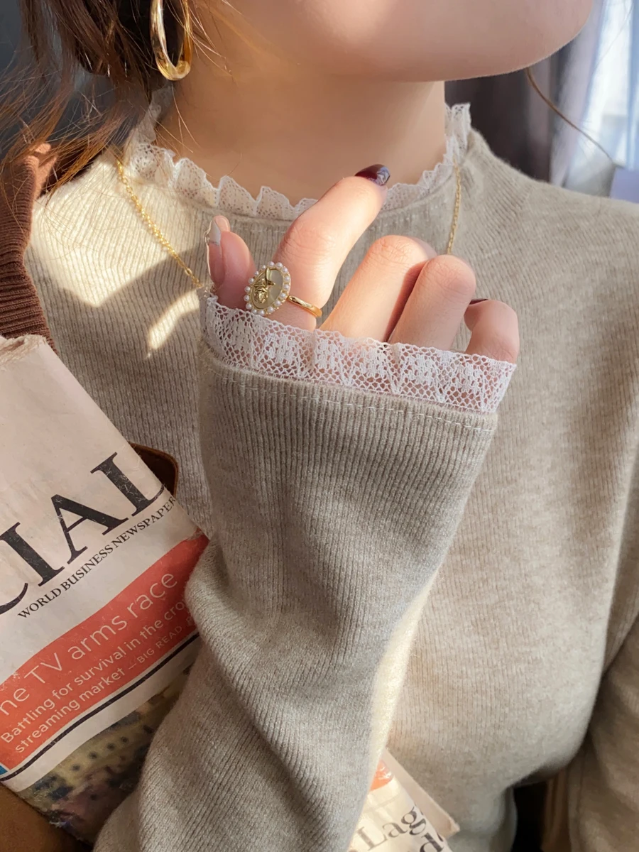 Suéter básico de renda sem gola alta para mulheres no outono e inverno, novo design de suéter de gola média de 2025, top de malha slim fit