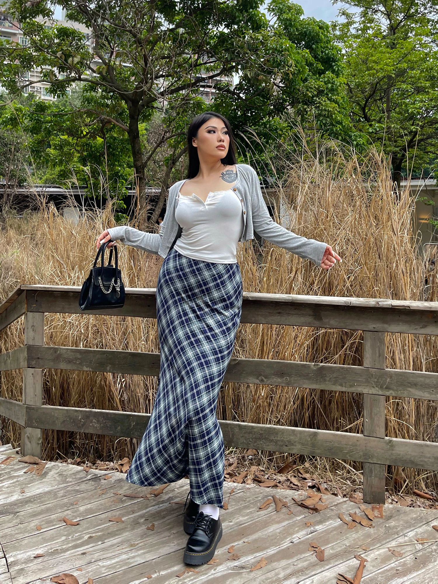 

Комплект: юбка в клетку с высокой талией и топ-жилет на бретельках для женщин, новинка ранней осени, большие размеры, уличный стиль, полиэстер