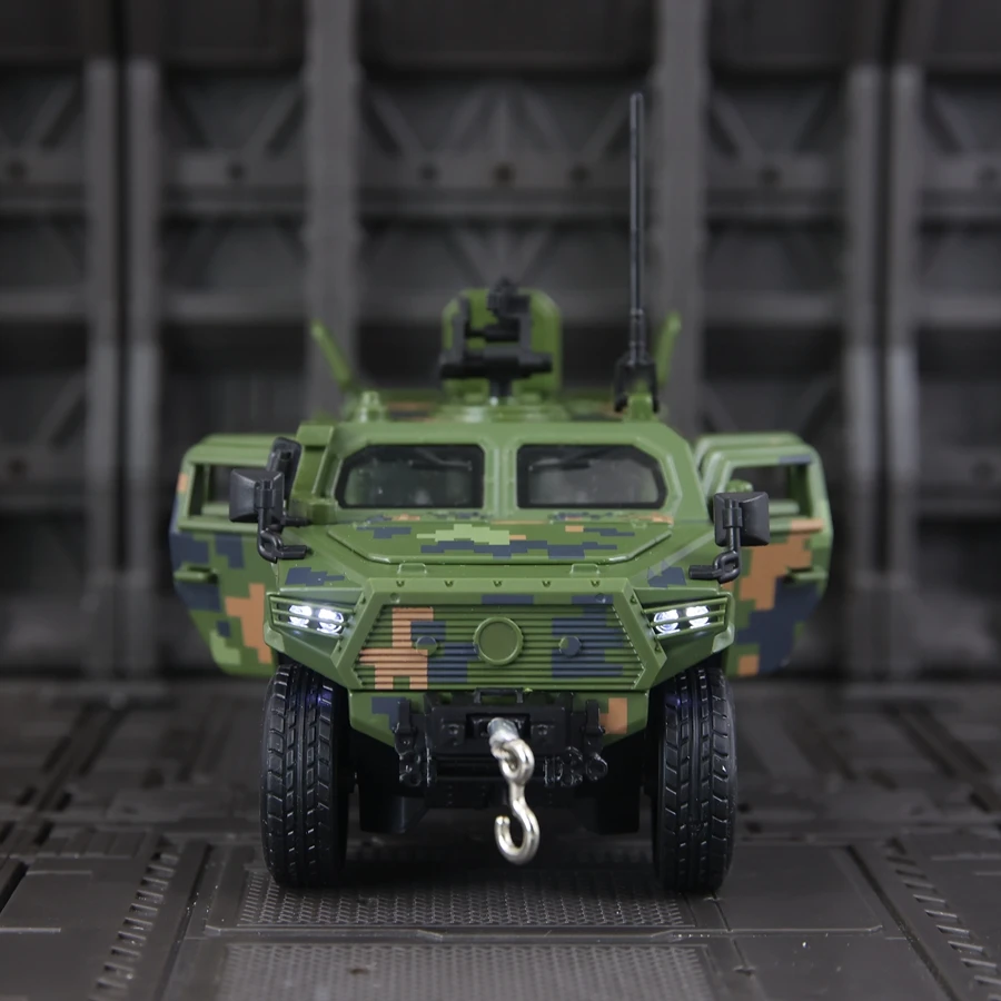 

1:32 Имитация модели внедорожника из сплава, подарок с военным орнаментом, можно открыть дверь, бронированный автомобиль со звуком и светом