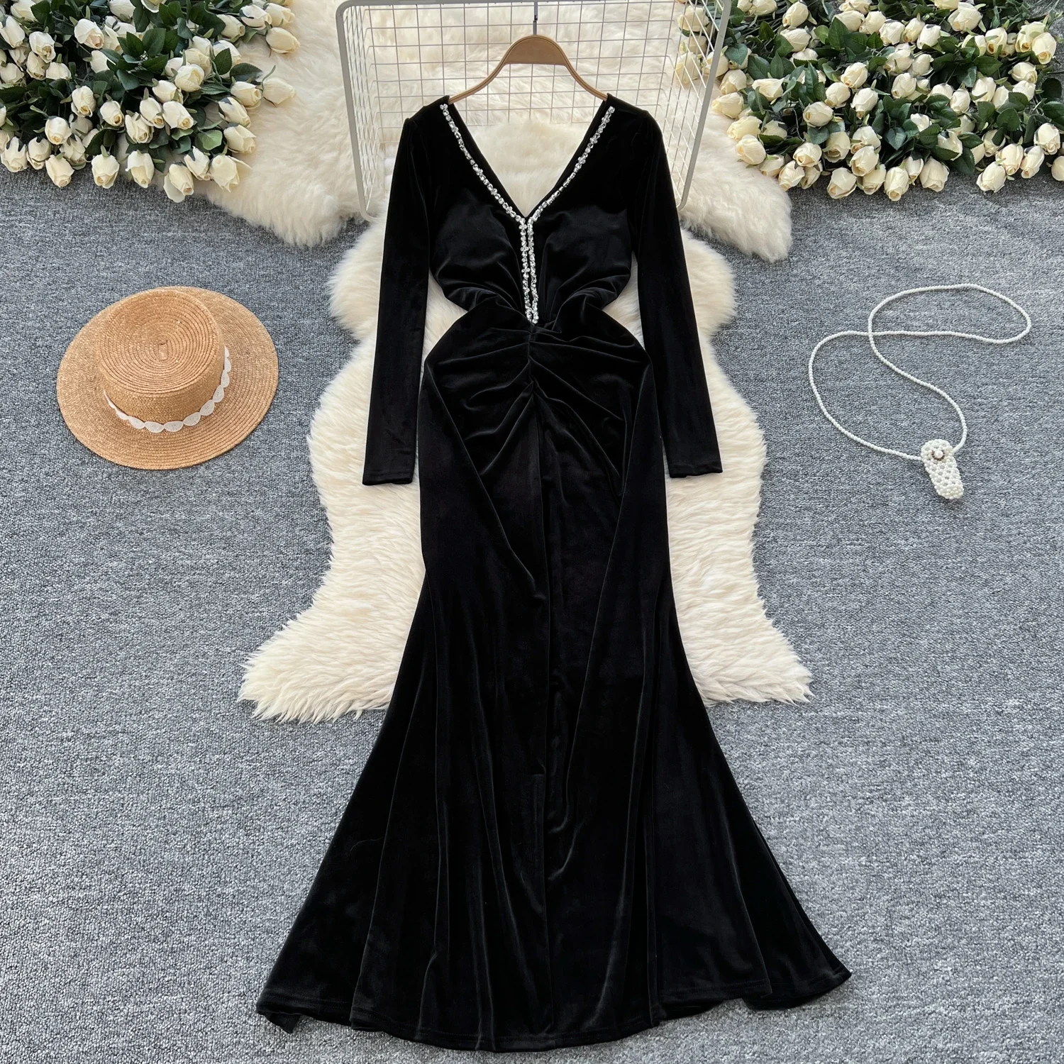 Elegant V-neck Vintage Long Sleeve Chic Rhinestone Slim Pleated Velvet Dresses French Evening High Street Autumn Winter Clothing