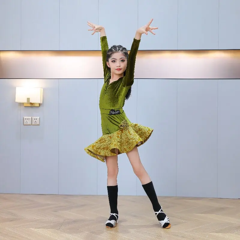 

Новая коллекция осенне-зимней одежды для девочек: комплект для латиноамериканских танцев с длинным рукавом, бархатная юбка и топ