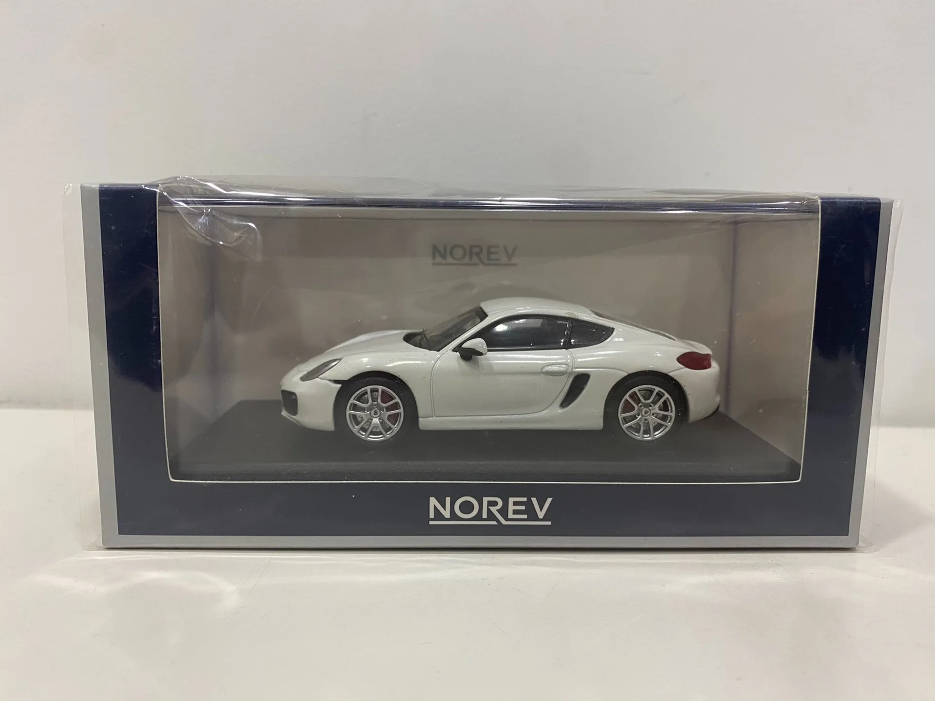 

Литой под давлением NOREV масштаб 1/43 Porsche Cayman S 2013, белая модель автомобиля, Коллекционная игрушка, подарок, сувенир, украшение для дисплея