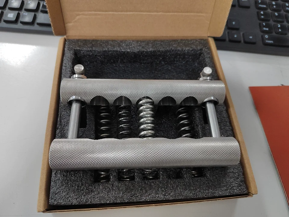 

Регулируемый тренажер для рук из нержавеющей стали 304, портативный тренажер для развития силы пальцев и мышц рук для мужчин