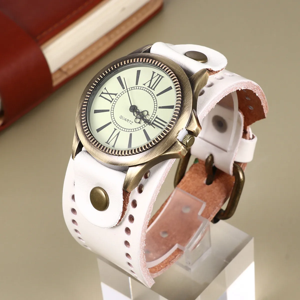 

1Pcs Retro Bracelet Wristwatch Band Roman Numeral Dial Precise Quartz Movement Elegant Casual Style Women Wristwatch
