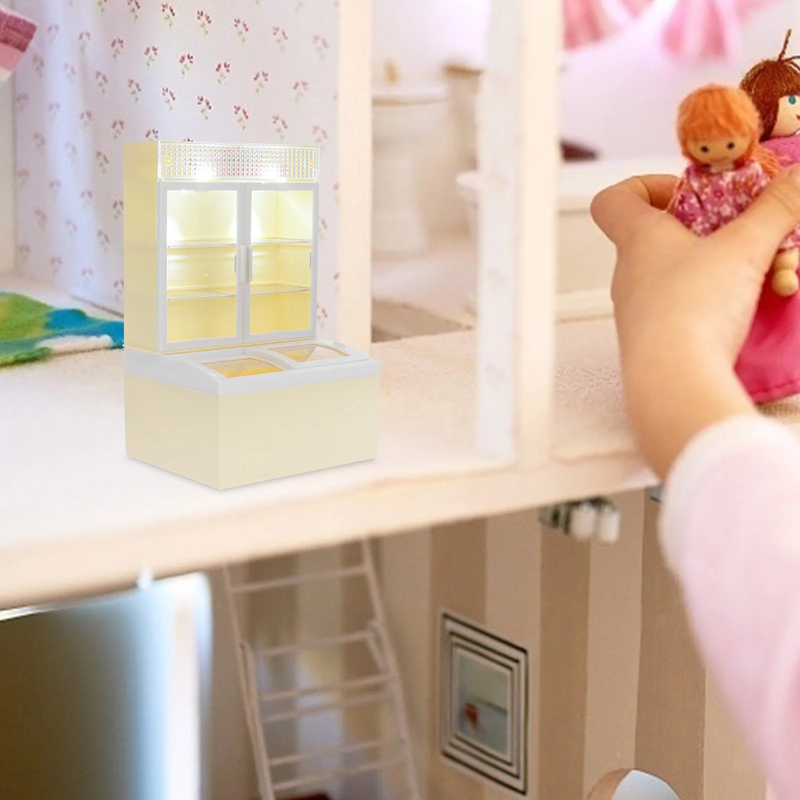 Miniaturowa zamrażarka do lodów do kuchni domku dla lalek, zestaw do zabawy w udawanie, realistyczna witryna na napoje, sprzęt do odgrywania ról dla dzieci.