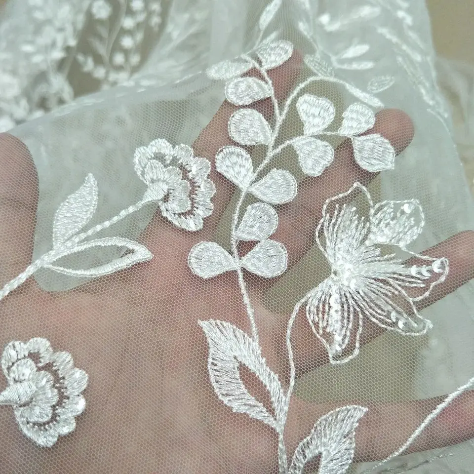 Fashion Lace Fabric High Quality Embroidery Leaf Flower Shape for Bridal Wedding Gown Dress Wide 130 cm