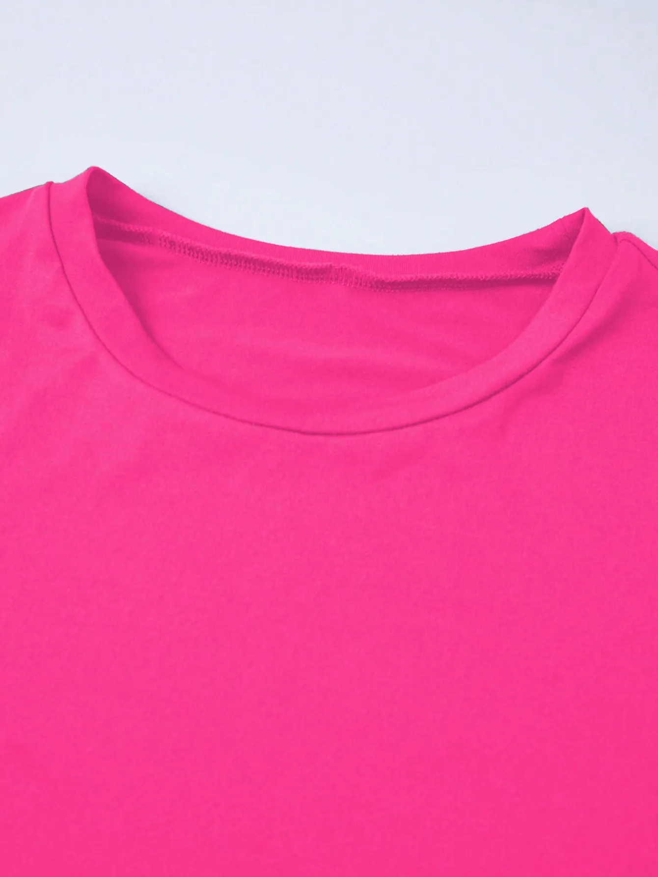 Set da 2 pezzi con stampa Rainbow Lips: maglietta rosa a maniche corte e leggings neri per streetwear estivo