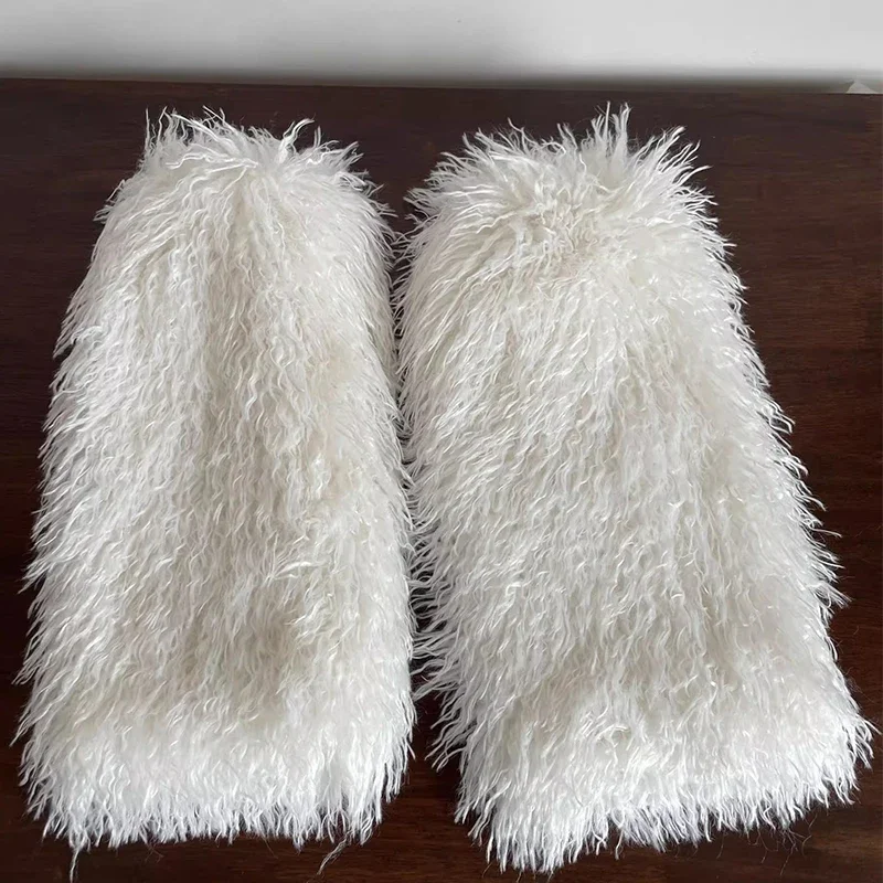 2026 Y2K خمر الأبيض البني فو الفراء جوارب السيقان شتاء دافئ فروي الأحذية جوارب موضة غامض أفخم الأحذية الأصفاد غطاء الجوارب