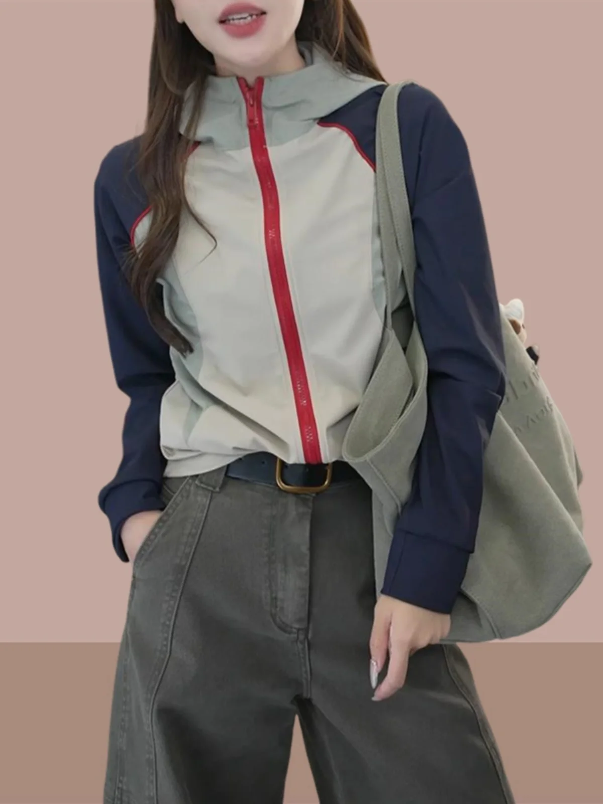 

Весенне-осенняя женская укороченная куртка с капюшоном и цветными блоками, уникальный очень красивый топ с длинными рукавами 2026