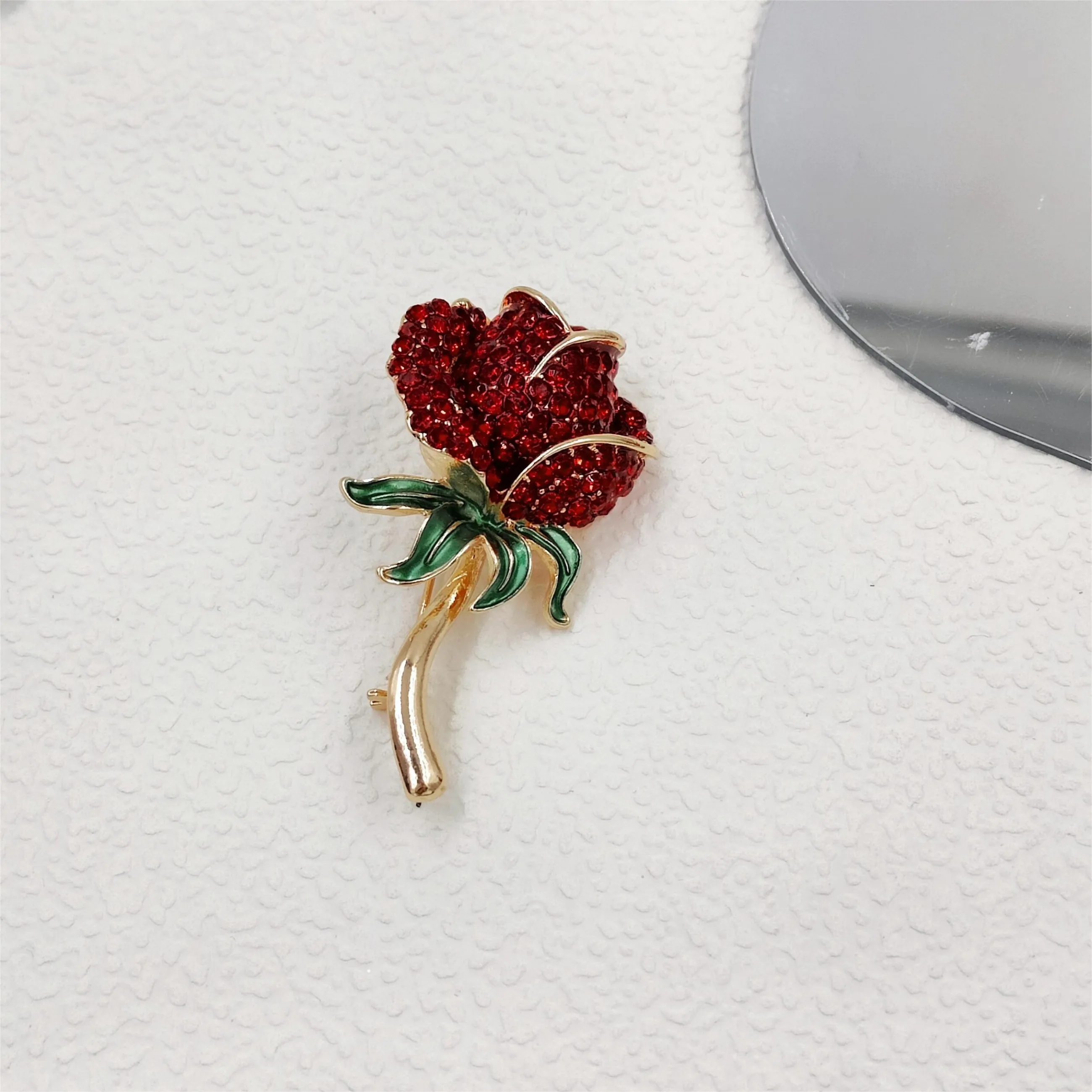 

New Design Multi Red Crystal Rose Flower Brooches for Women Fashion Jewelry Mother's Day Gift