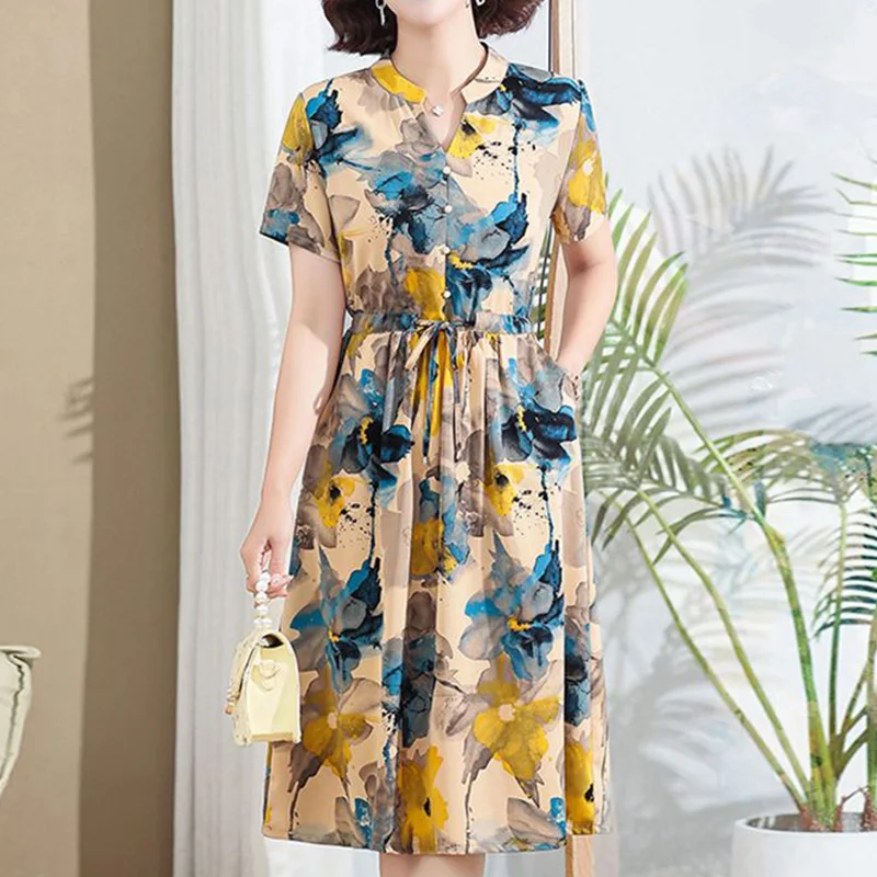 

Mom's Fashionable V-neck Short Sleeve Fragmented Flower Summer Pockets Splicing Lacing Short Sleeve Waist Mid Length Retro Dress