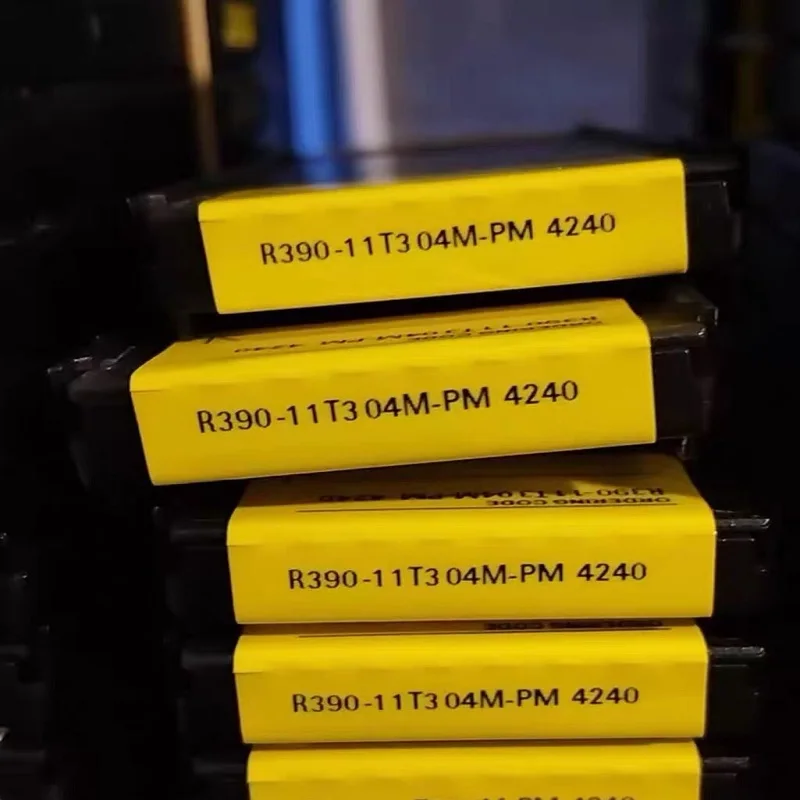 

Hard alloy cutting blades R390-11T304M-PM 4240