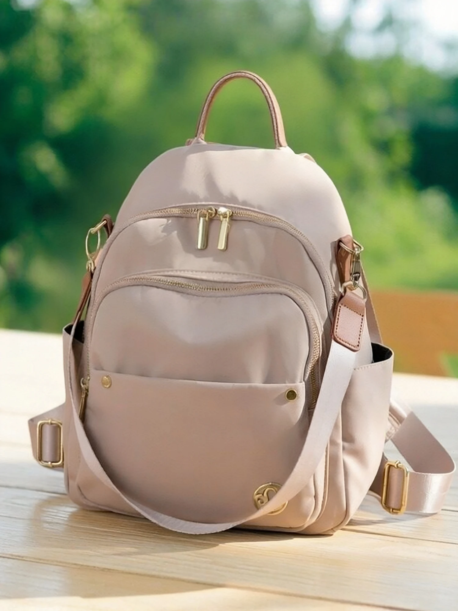 sac-a-dos-en-nylon-grande-capacite-tendance-leger-pour-voyage-sac-de-banlieue-simple-pour-femme-nouveau-style-2026